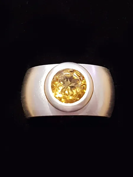 Ring mit Citrin – Unikat aus der Goldschmiede Atelier Andreas T. in Hannover