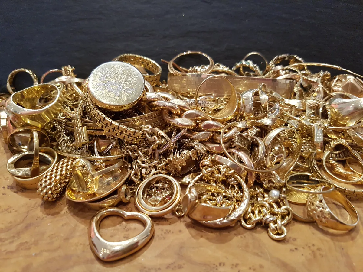 Goldschmuck beim Goldankauf für Kaltenweide