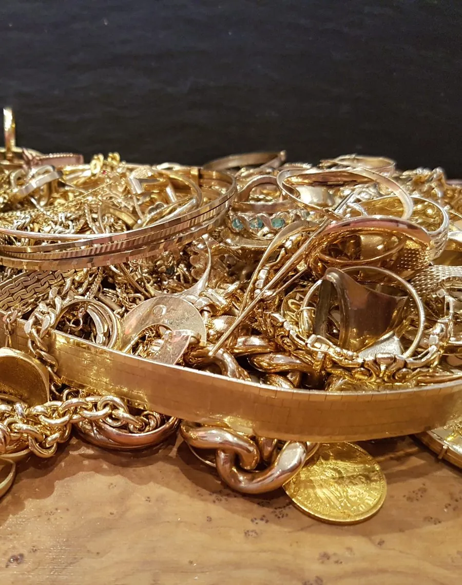 Altgoldschmuck vor der Einschmelzung