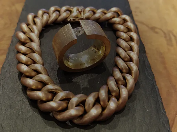 Goldarmband und Goldring beim Schmuckankauf in Hannover
