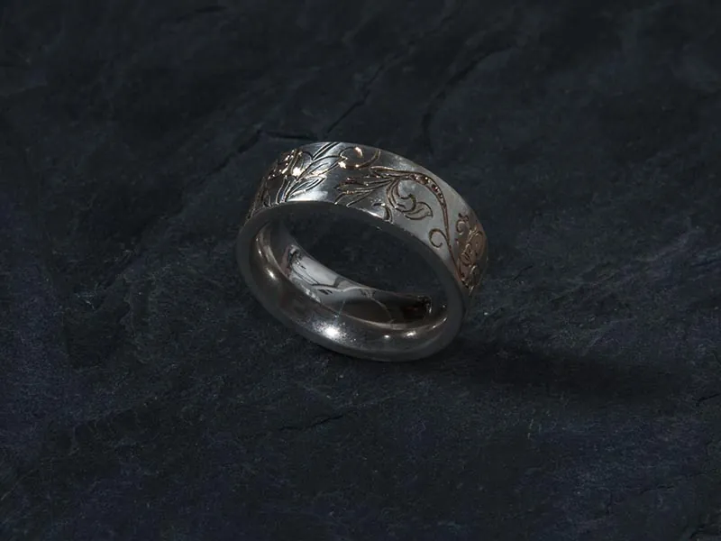 Ring mit Gravur – Unikat aus der Goldschmiede Atelier Andreas T. in Hannover