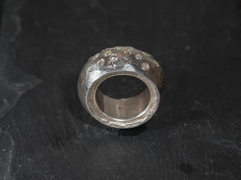 Ring „Sternenhimmel“ – Unikat aus der Goldschmiede Atelier Andreas T. in Hannover