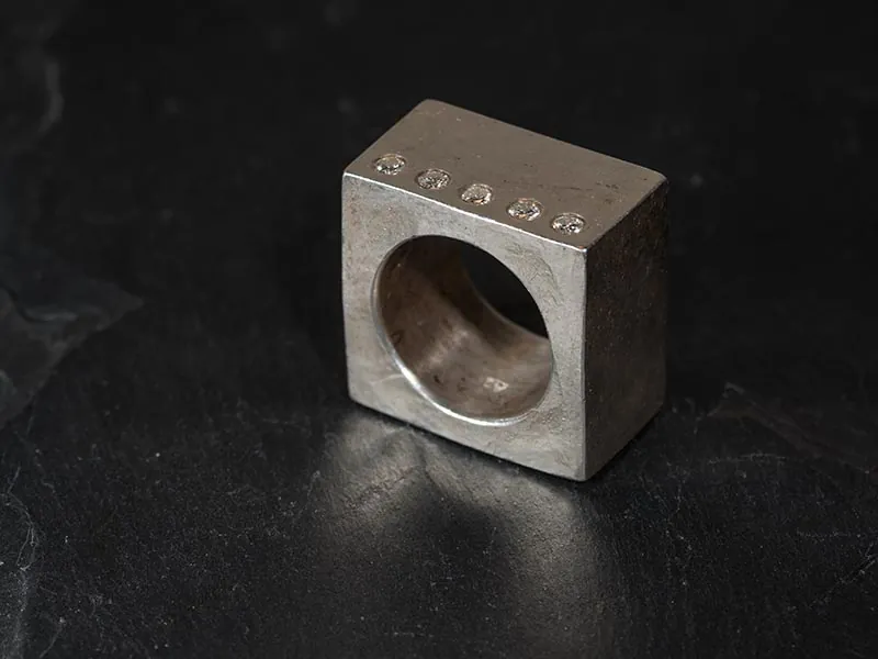 Ring „Würfel“ – Unikat aus der Goldschmiede Atelier Andreas T. in Hannover